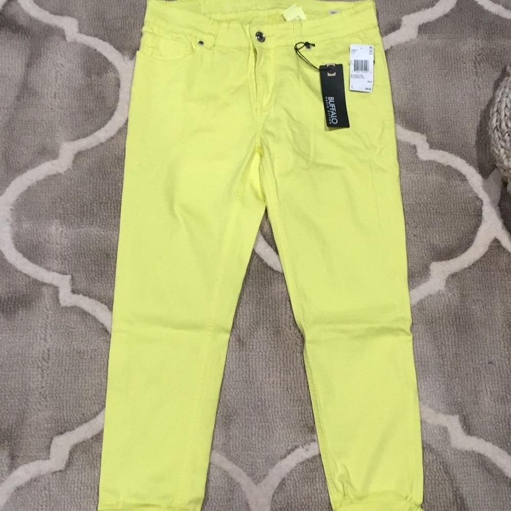 NWT yellow Buffalo cropped pants/jeans